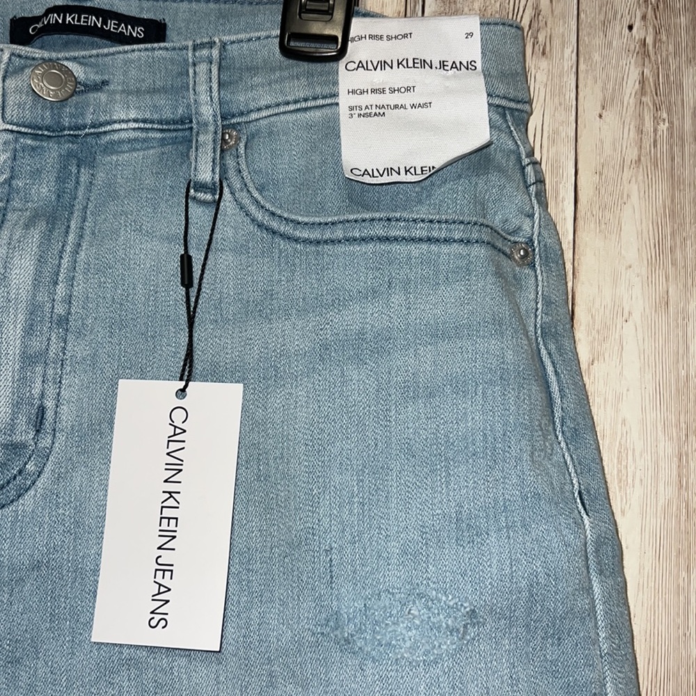 Calvin Klein High Rise Shorts - Picture 3 of 4